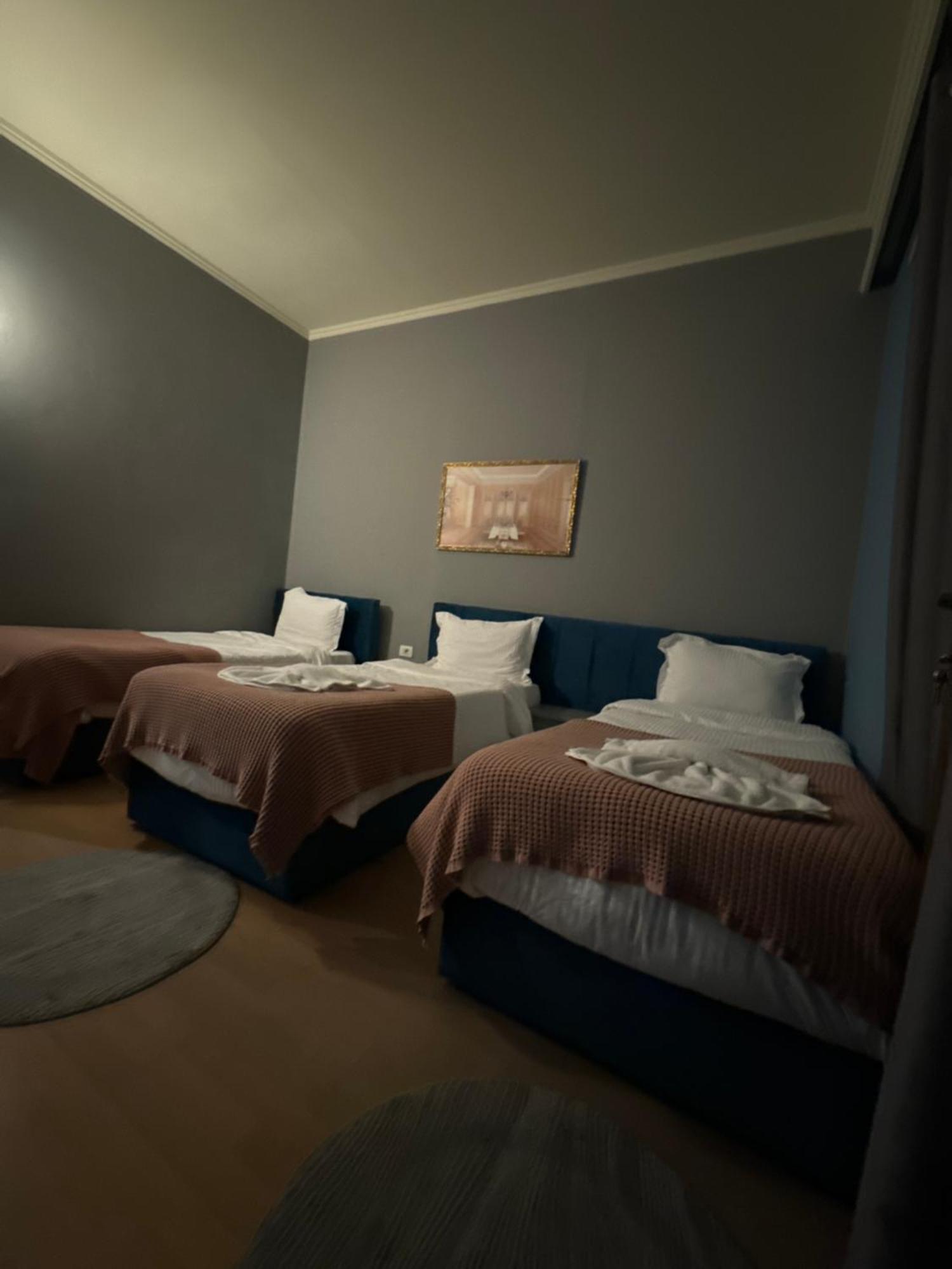 Hotel Tirona Tirana Exteriör bild
