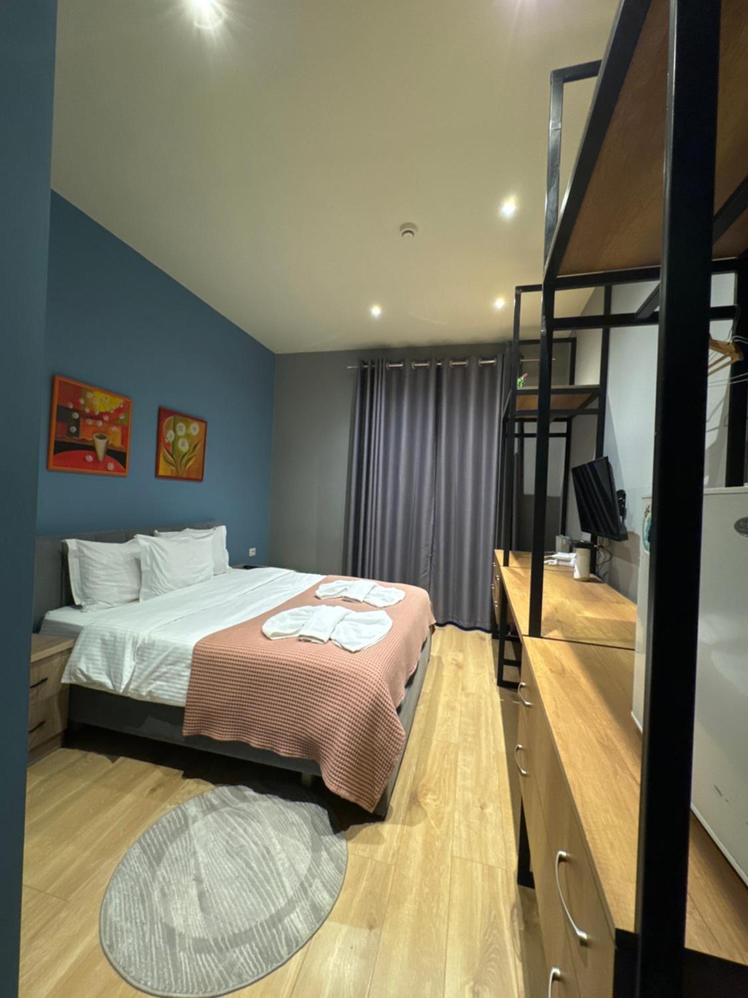 Hotel Tirona Tirana Exteriör bild