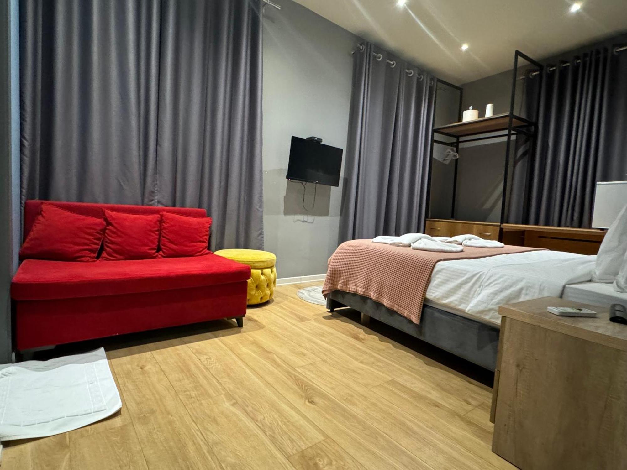 Hotel Tirona Tirana Exteriör bild